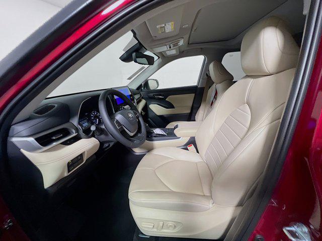 new 2025 Toyota Highlander car, priced at $47,158