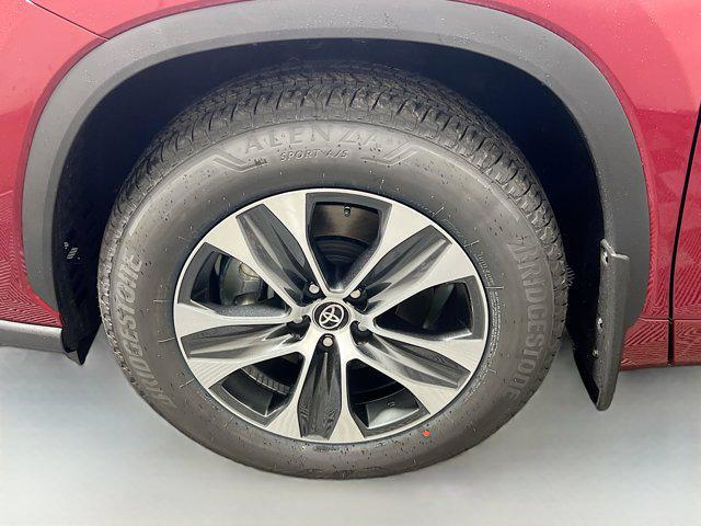 new 2025 Toyota Highlander car, priced at $47,158