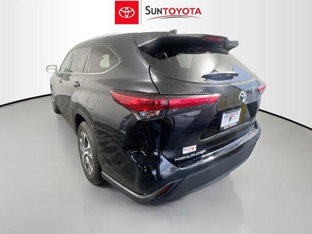 used 2022 Toyota Highlander car, priced at $30,765