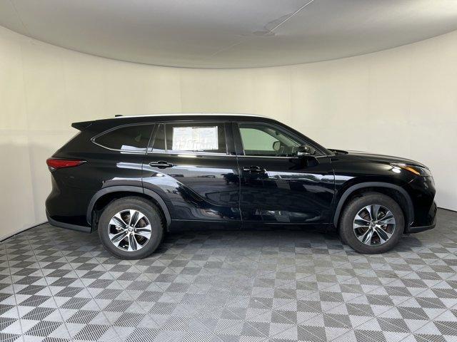 used 2022 Toyota Highlander car, priced at $31,250