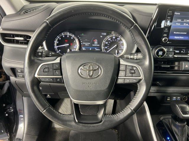 used 2022 Toyota Highlander car, priced at $31,250