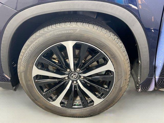 used 2021 Toyota Highlander car, priced at $28,989