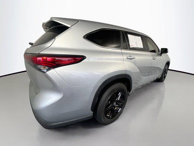 used 2023 Toyota Highlander car, priced at $30,986