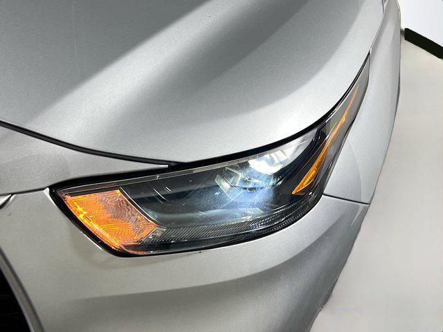 used 2023 Toyota Highlander car, priced at $30,986