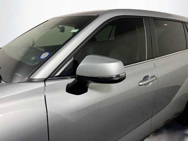 used 2023 Toyota Highlander car, priced at $30,986
