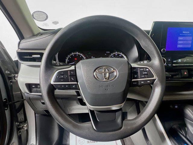 used 2023 Toyota Highlander car, priced at $30,986