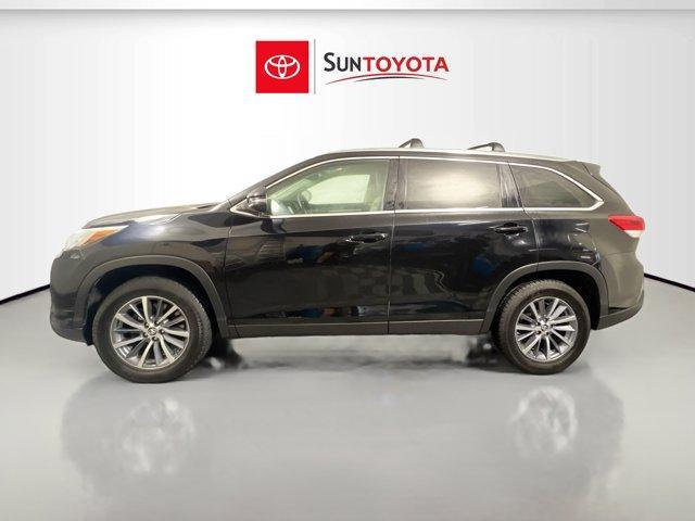 used 2019 Toyota Highlander car, priced at $25,757