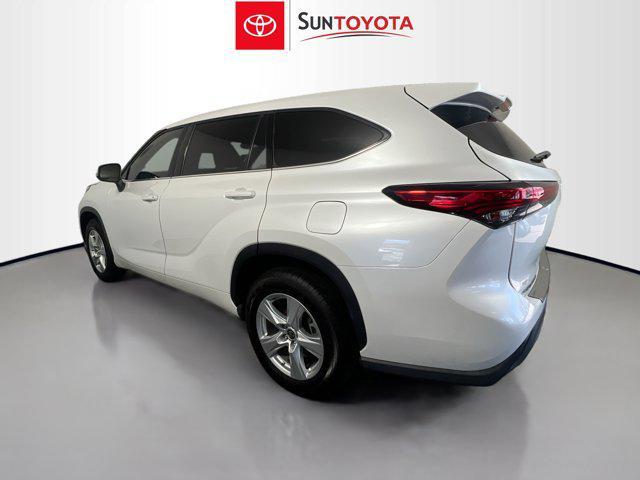used 2022 Toyota Highlander Hybrid car, priced at $31,906