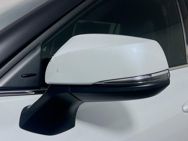 used 2022 Toyota Highlander Hybrid car, priced at $31,906