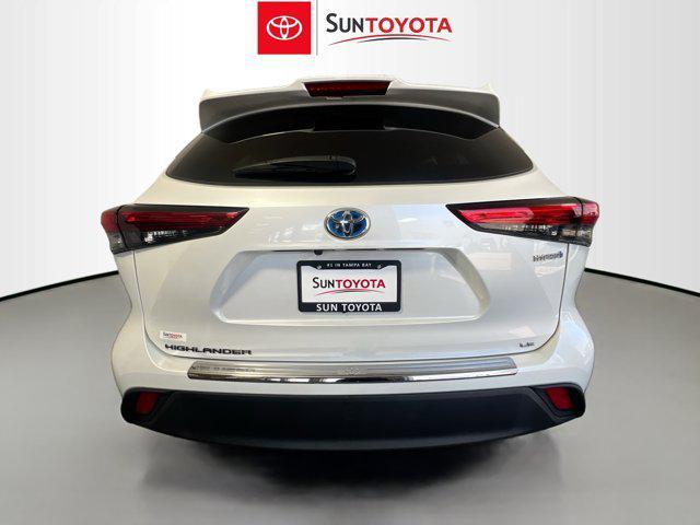 used 2022 Toyota Highlander Hybrid car, priced at $31,906