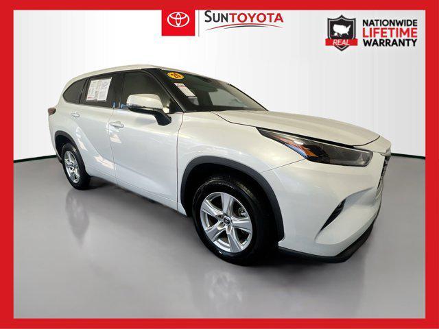 used 2022 Toyota Highlander Hybrid car, priced at $31,906