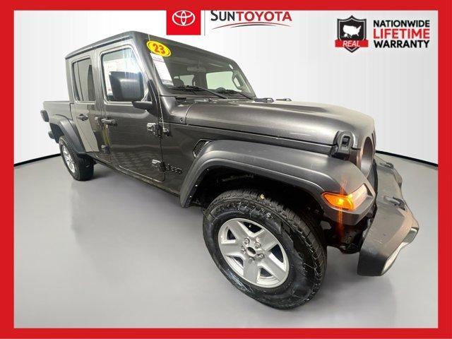 used 2023 Jeep Gladiator car, priced at $27,132