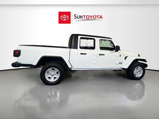 used 2022 Jeep Gladiator car, priced at $29,989