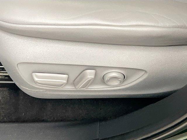 used 2023 Toyota Highlander car, priced at $31,998