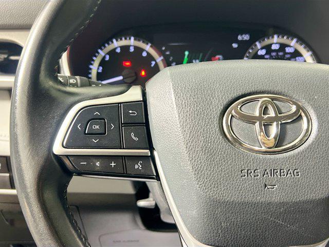 used 2023 Toyota Highlander car, priced at $31,998