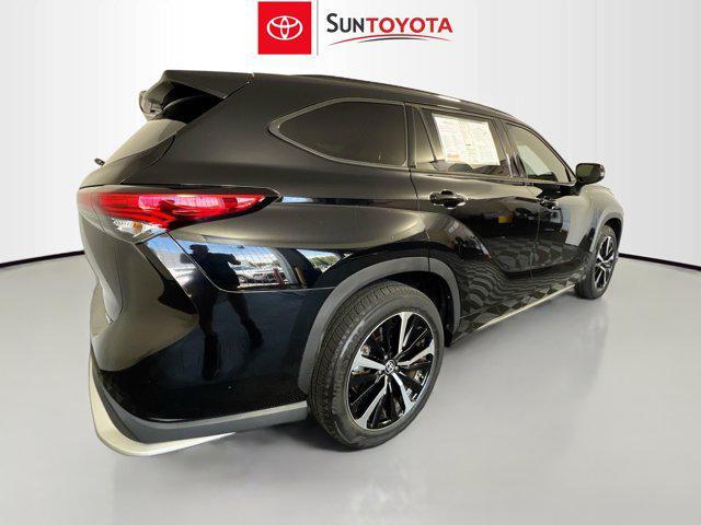 used 2022 Toyota Highlander car, priced at $36,155
