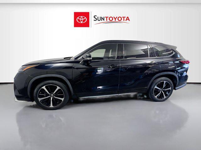 used 2022 Toyota Highlander car, priced at $36,155