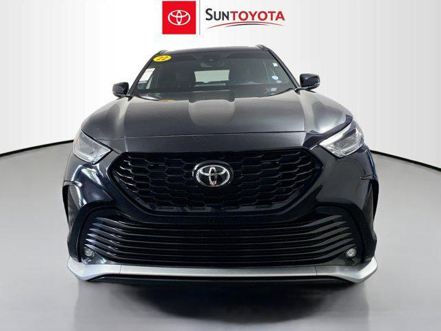 used 2022 Toyota Highlander car, priced at $36,155