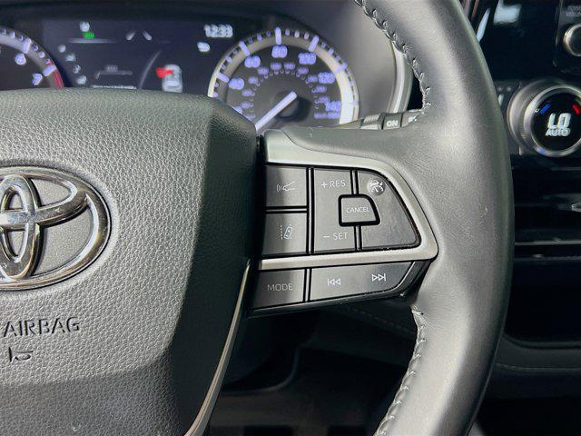 used 2022 Toyota Highlander car, priced at $36,155