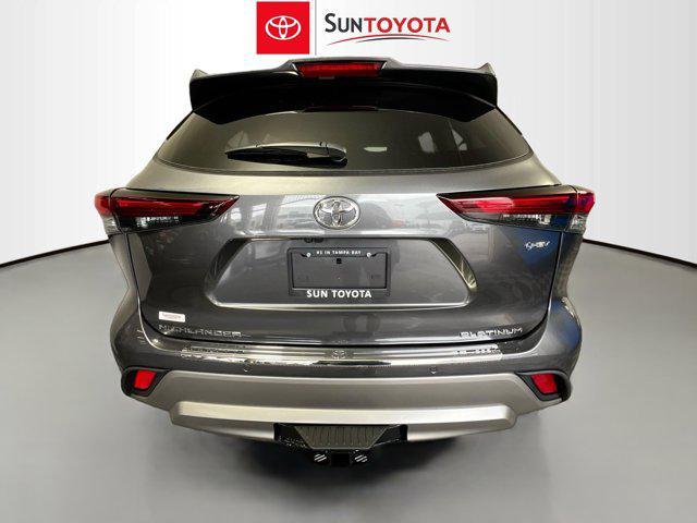 new 2025 Toyota Highlander Hybrid car, priced at $57,902
