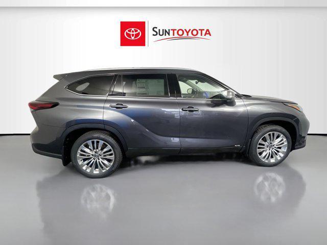 new 2025 Toyota Highlander Hybrid car, priced at $57,902
