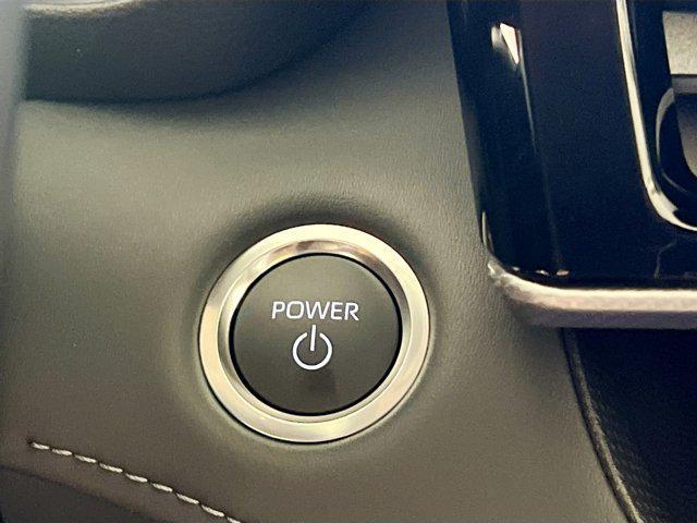 new 2025 Toyota Highlander Hybrid car, priced at $57,902