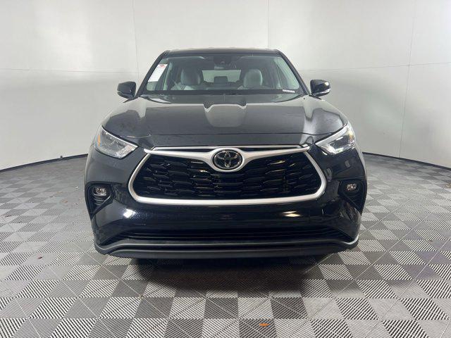 used 2024 Toyota Highlander car, priced at $33,992
