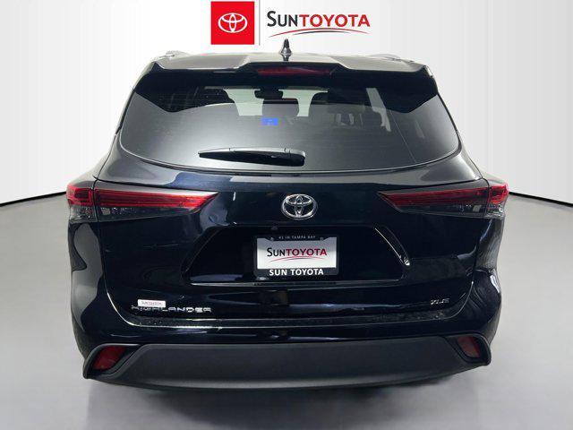 used 2023 Toyota Highlander car, priced at $33,960