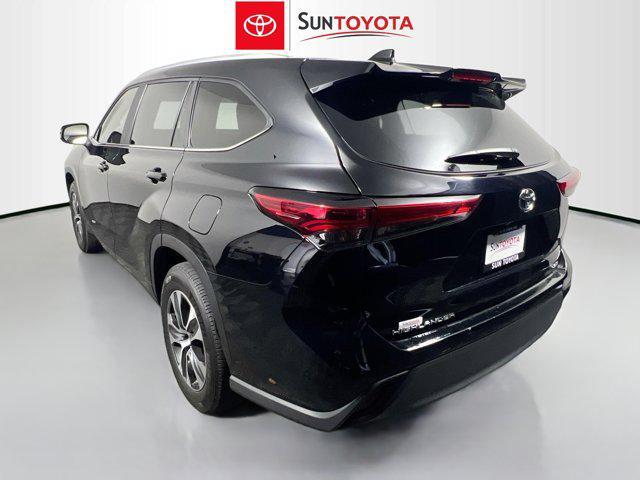 used 2023 Toyota Highlander car, priced at $33,960