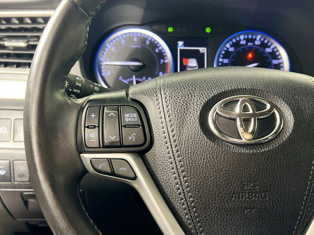 used 2019 Toyota Highlander car, priced at $26,979