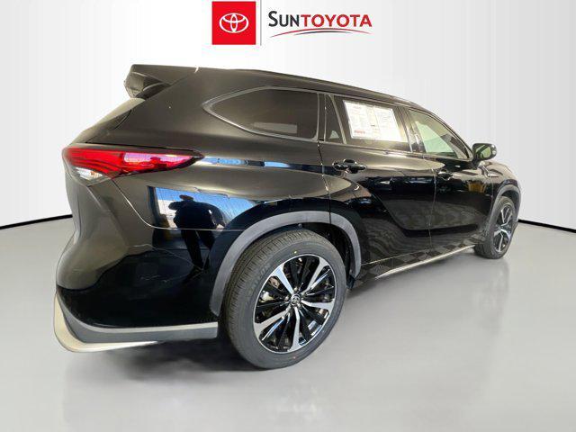 used 2021 Toyota Highlander car, priced at $30,932