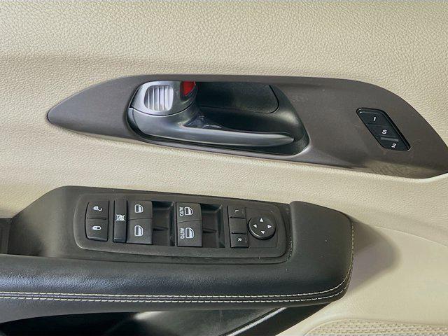 used 2023 Chrysler Pacifica car, priced at $20,977