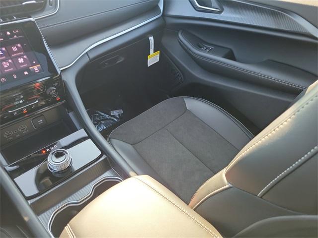 new 2025 Jeep Grand Cherokee car, priced at $47,398