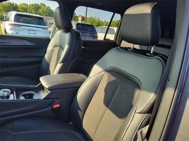 new 2025 Jeep Grand Cherokee car, priced at $47,398