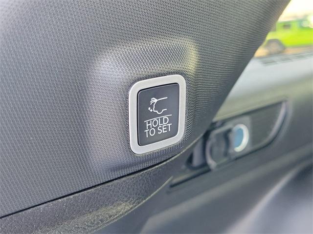 new 2025 Jeep Grand Cherokee car, priced at $47,398