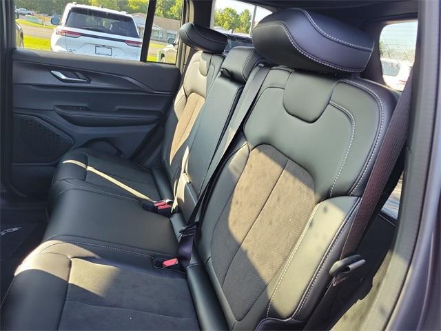 new 2025 Jeep Grand Cherokee car, priced at $47,398