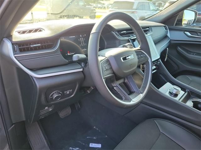 new 2025 Jeep Grand Cherokee car, priced at $47,398