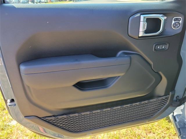 new 2025 Jeep Wrangler car, priced at $49,132