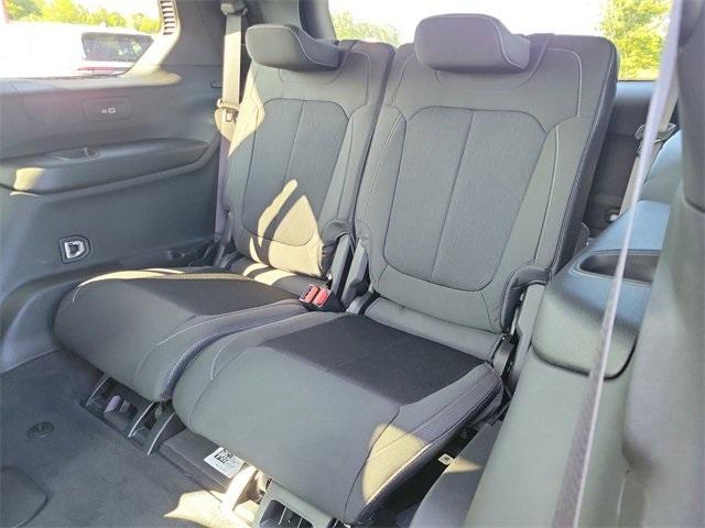 new 2025 Jeep Grand Cherokee L car, priced at $43,990