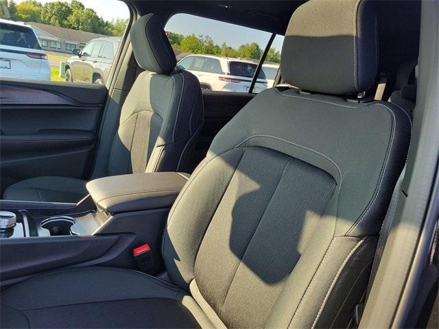 new 2025 Jeep Grand Cherokee L car, priced at $43,990