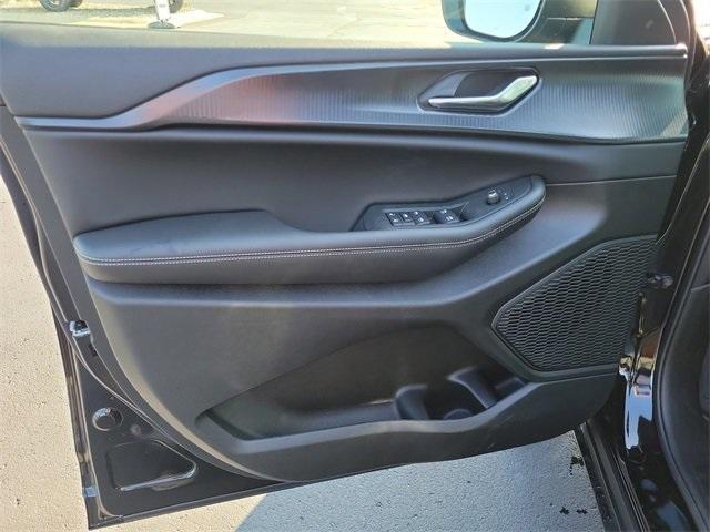 new 2025 Jeep Grand Cherokee L car, priced at $43,990