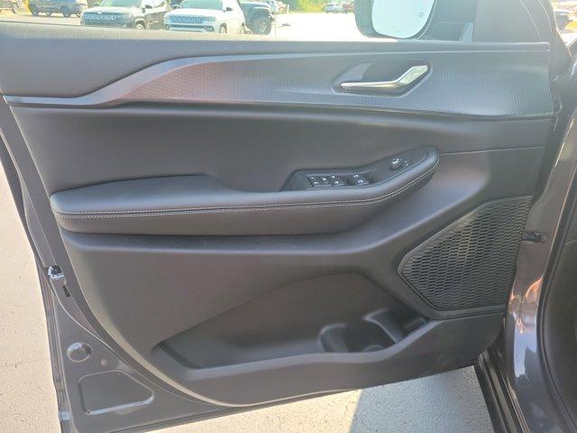 new 2025 Jeep Grand Cherokee L car, priced at $47,225