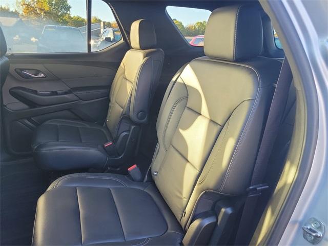 used 2022 Chevrolet Traverse car, priced at $29,949