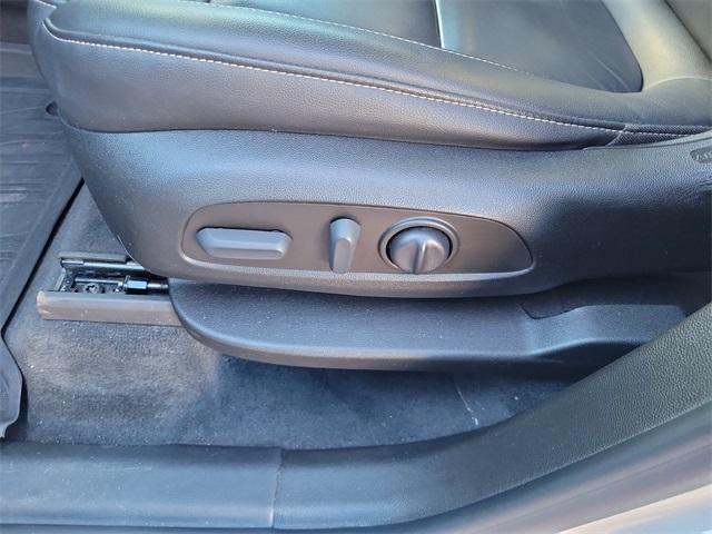 used 2022 Chevrolet Traverse car, priced at $29,949