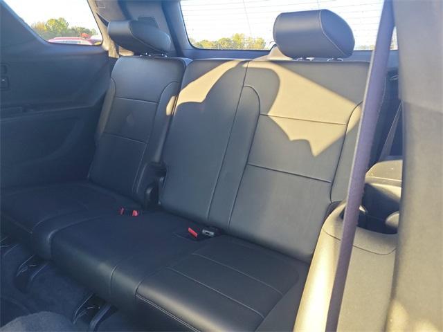 used 2022 Chevrolet Traverse car, priced at $29,949