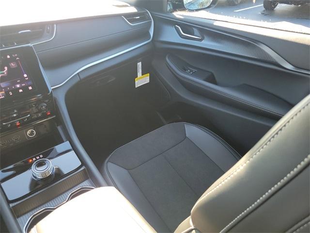 new 2025 Jeep Grand Cherokee car, priced at $47,538