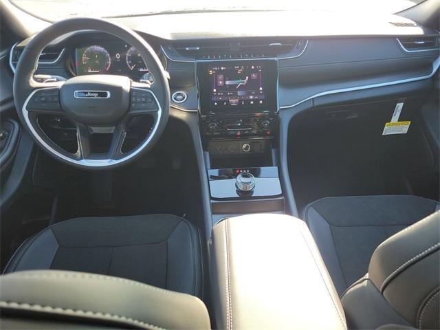 new 2025 Jeep Grand Cherokee car, priced at $47,538