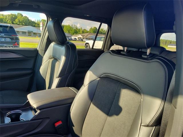 new 2025 Jeep Grand Cherokee car, priced at $47,538