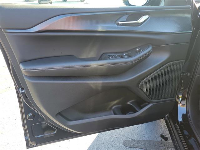 new 2025 Jeep Grand Cherokee car, priced at $47,538