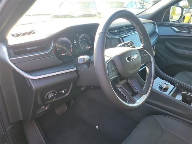 new 2025 Jeep Grand Cherokee car, priced at $47,538